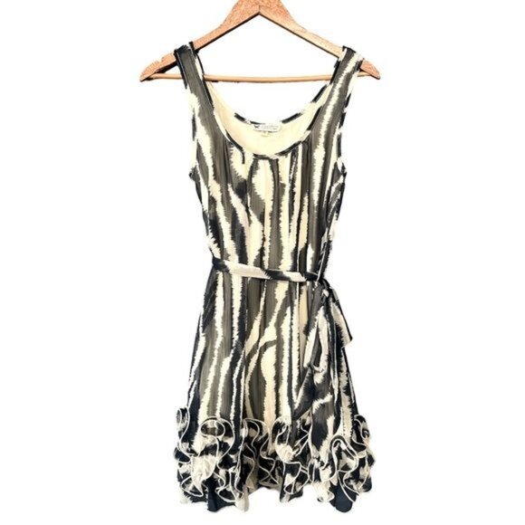 PAPILLON DRESS - Picture 7 of 7